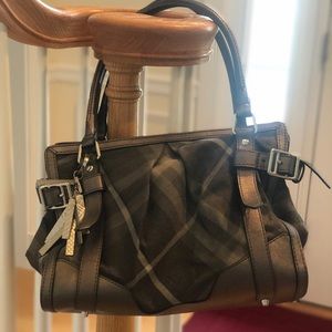 Authentic Burberry bag 14x6x10